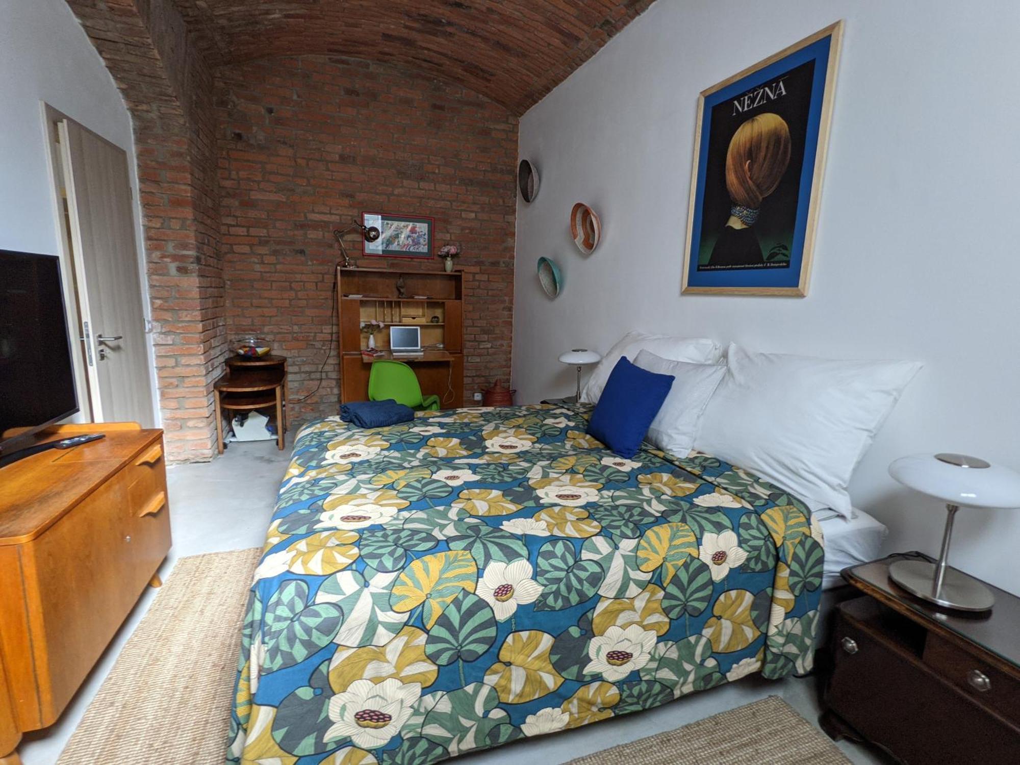 Romantic And Atypical Apartments In Prague'S Montmartre Exterior foto